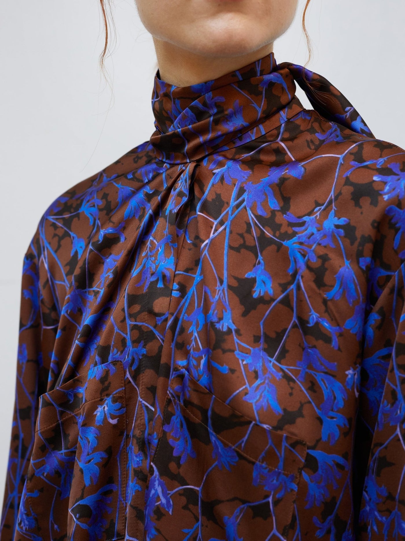 Chemise Surface | Eco - Viscose Tie - Neck Overshirt - VANHERÈEN