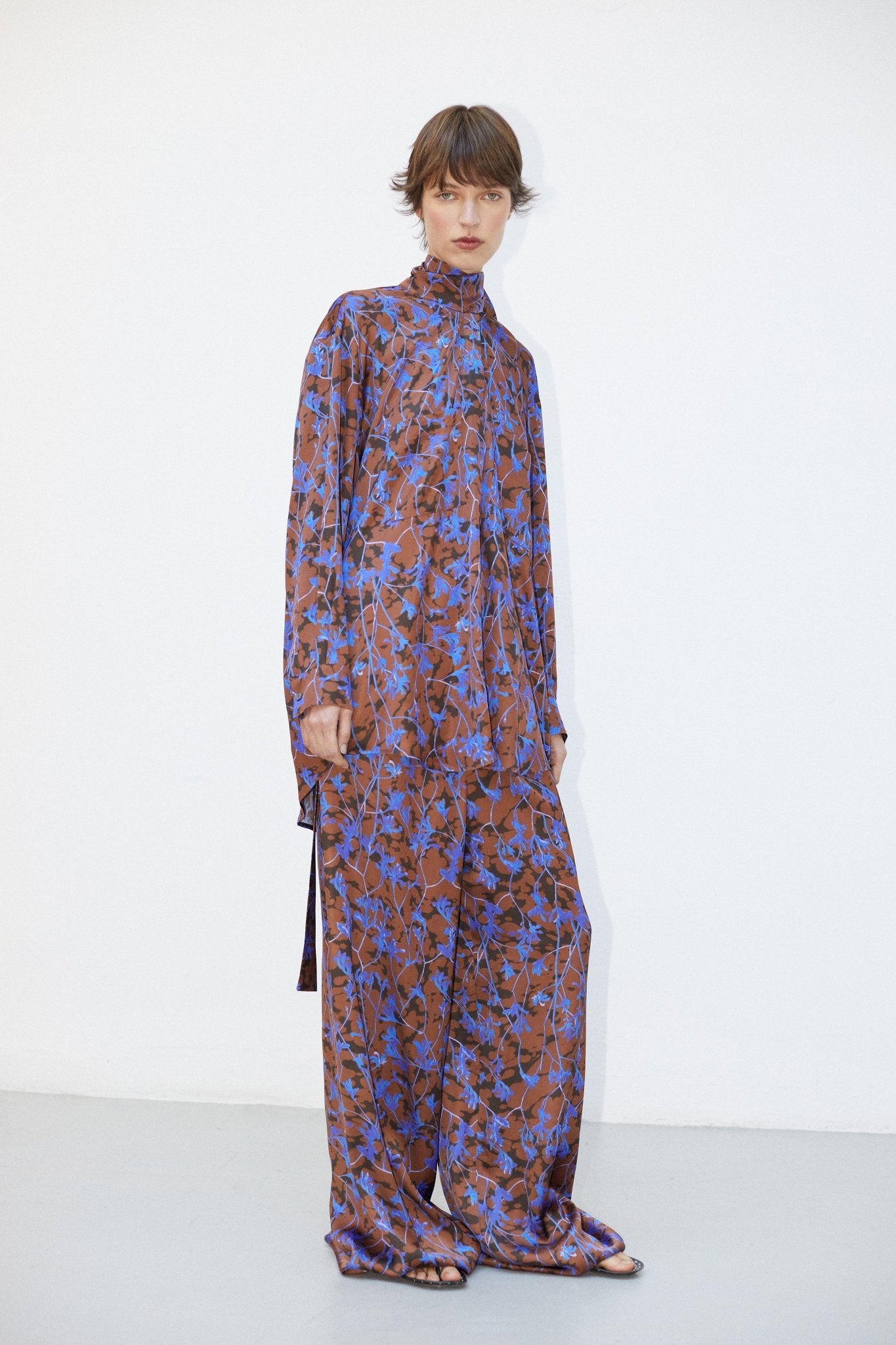 Chemise Surface | Eco - Viscose Tie - Neck Overshirt - VANHERÈEN