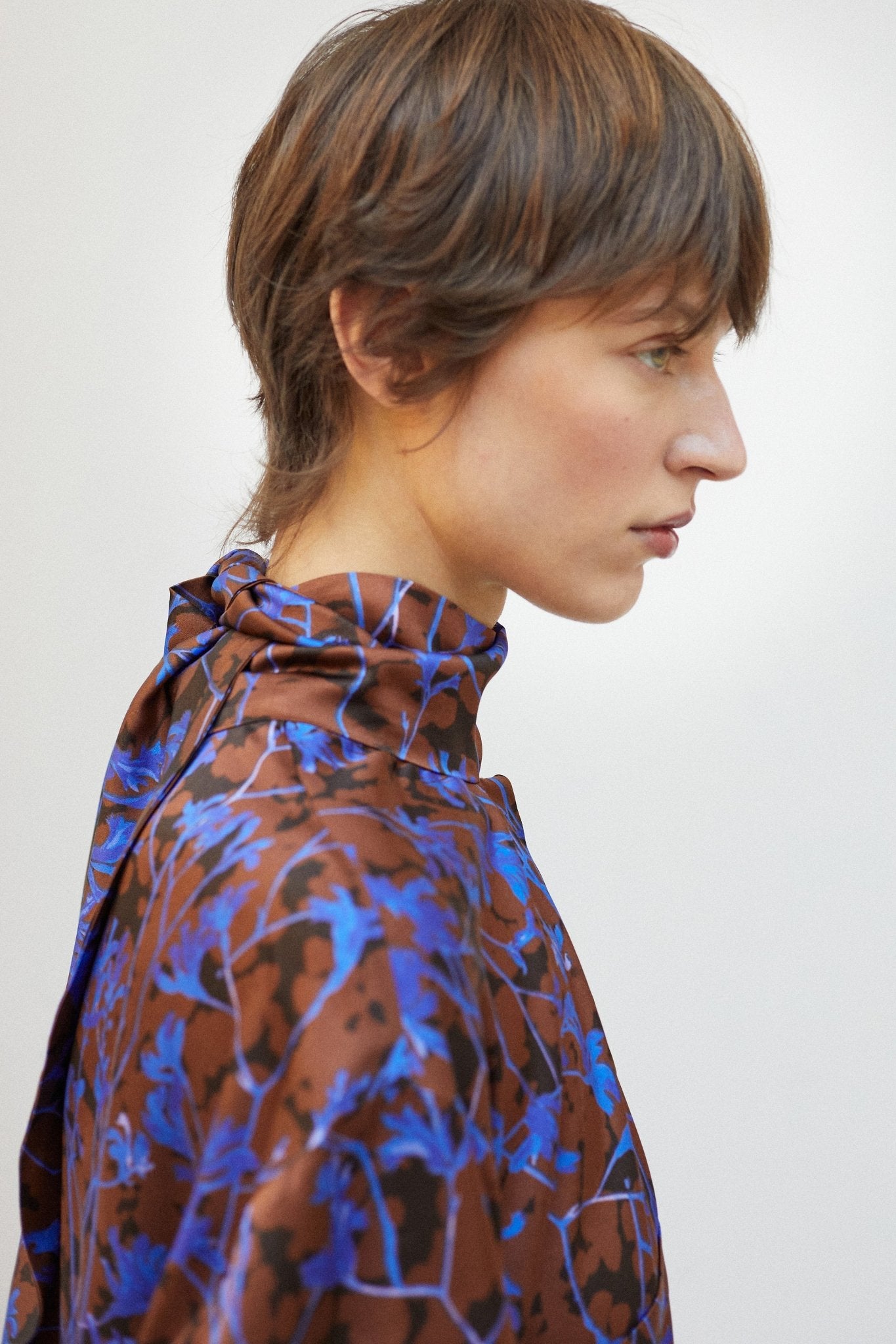Chemise Surface | Eco - Viscose Tie - Neck Overshirt - VANHERÈEN
