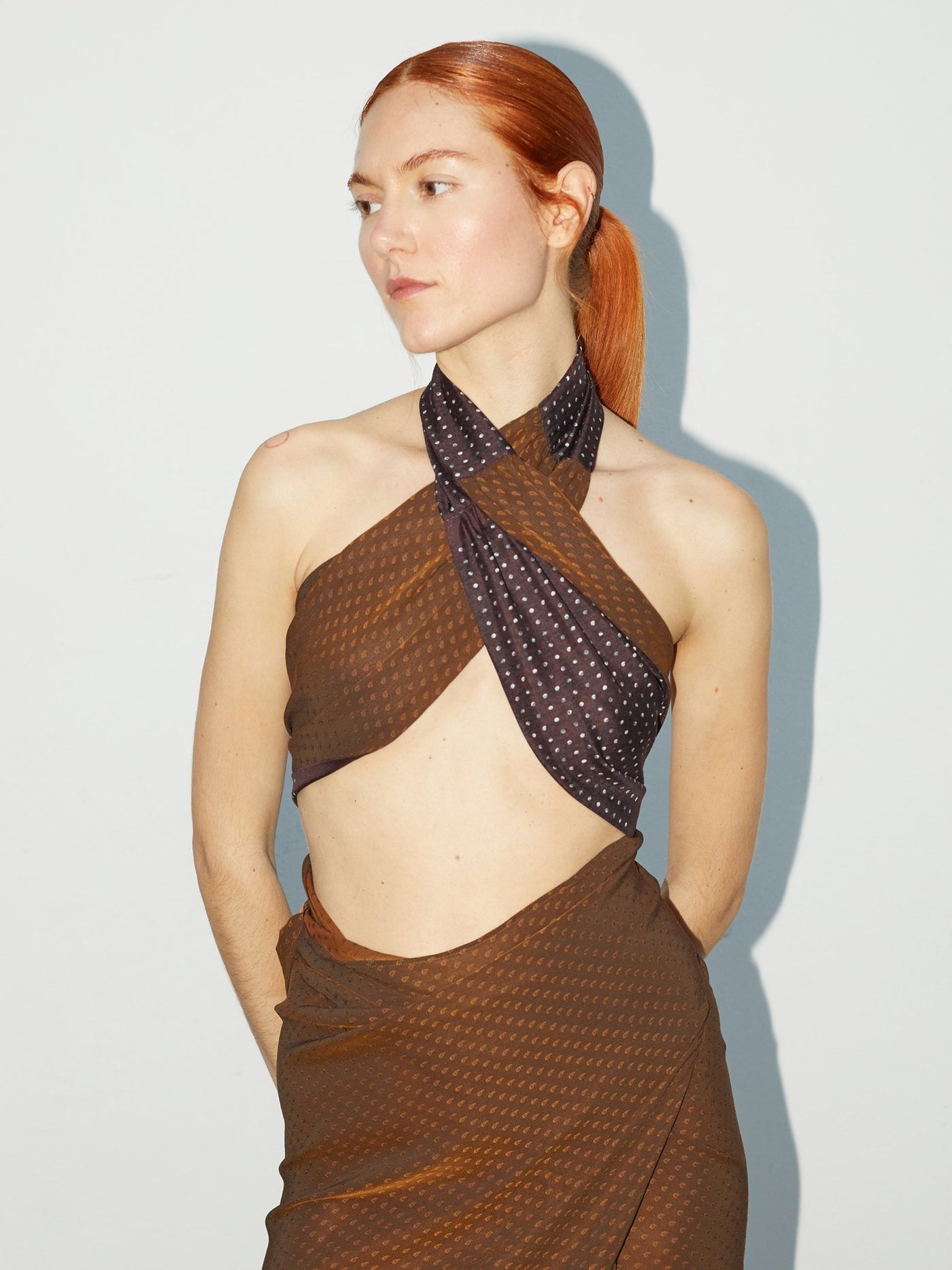 Nœud Centre Top | Hybrid Silk - Wool Halter Top - VANHERÈEN