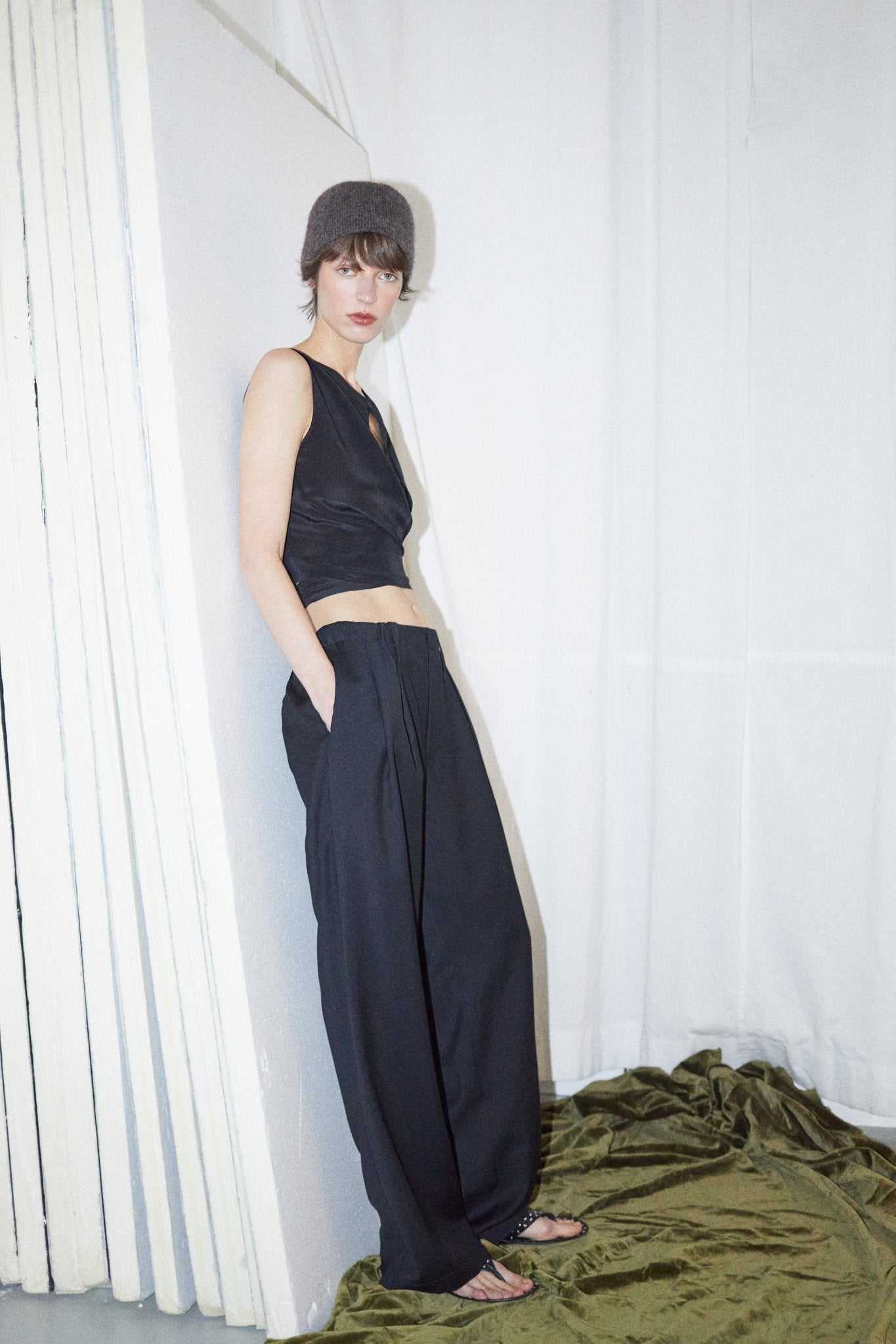 Pantalon Garçonne | Wide - Leg Cool Wool Trousers - VANHERÈEN