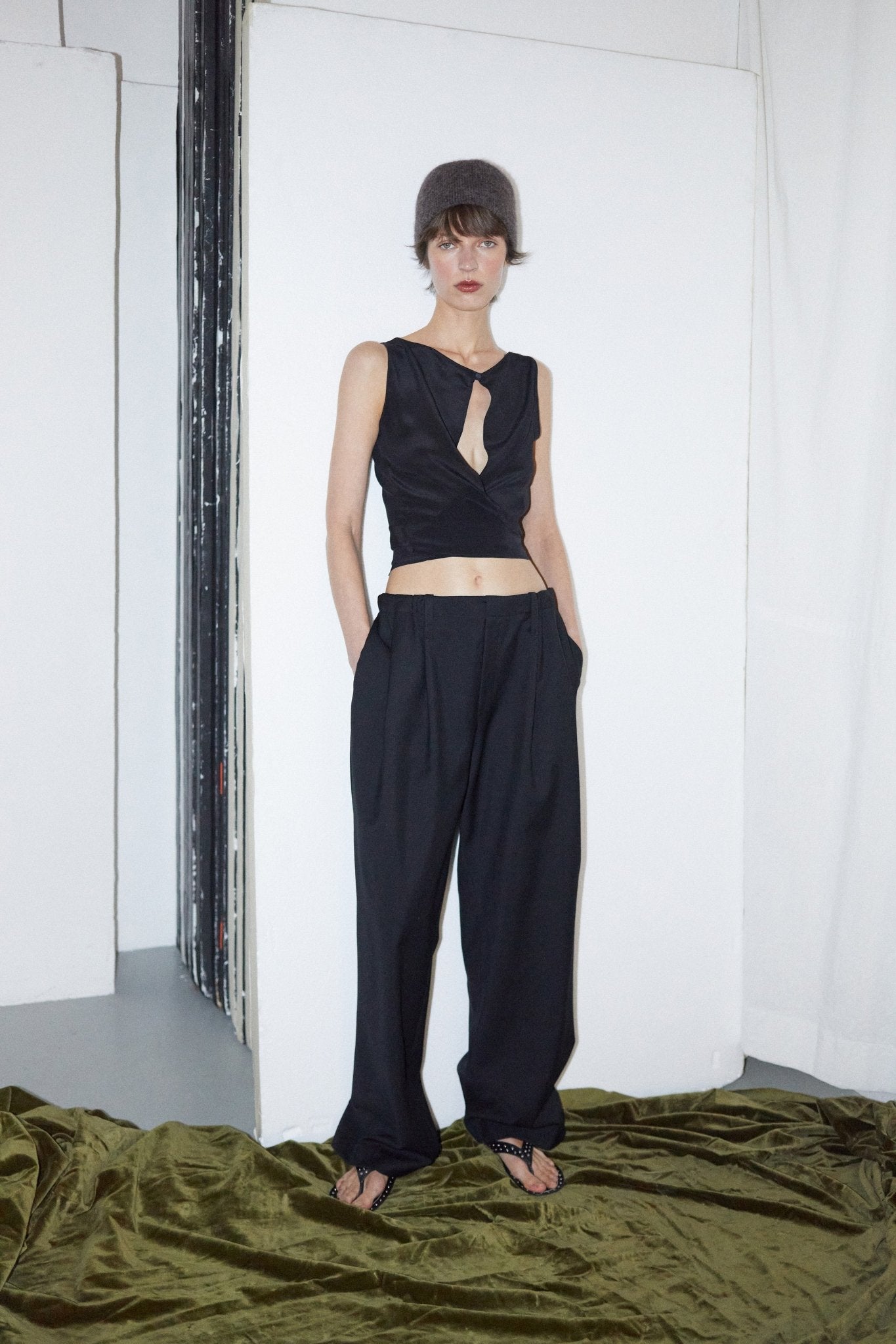 Pantalon Garçonne | Wide - Leg Cool Wool Trousers - VANHERÈEN